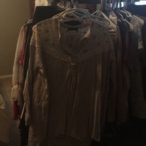 Long sleeve frilly blouse